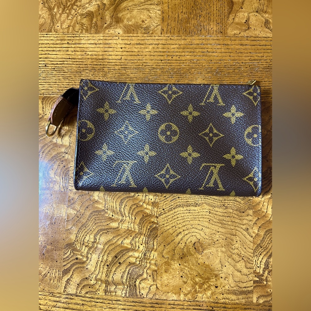 Louis Vuitton Monogram Bucket Pouch pm